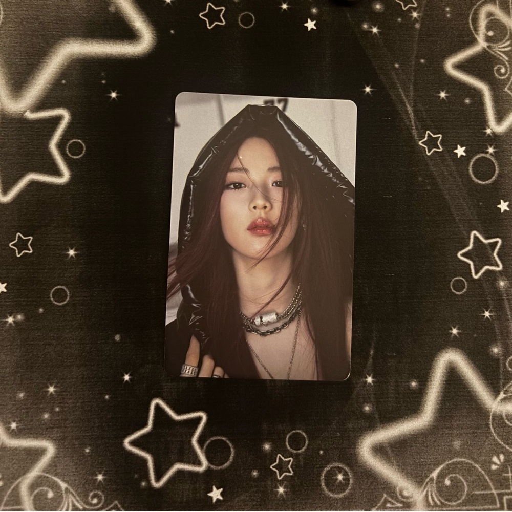 K-Pop Idol Photocard Set of Baby-monster without Ahyeon - Picture 2 of 9